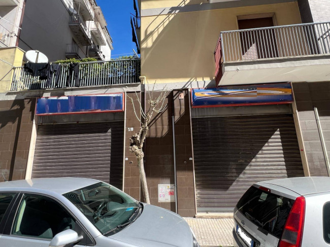 Locale commerciale in vendita a Cosenza