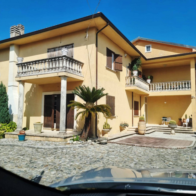 Villa in vendita a San Vincenzo La Costa