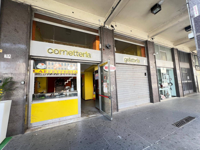 Locale commerciale in vendita a Cosenza