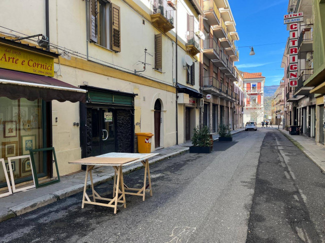 Locale commerciale in affitto a Cosenza