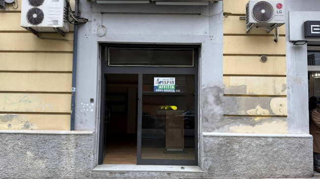 Locale commerciale in affitto a Cosenza