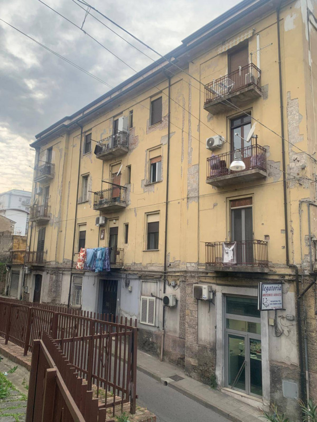 Appartamento da ristrutturare in vendita a Cosenza