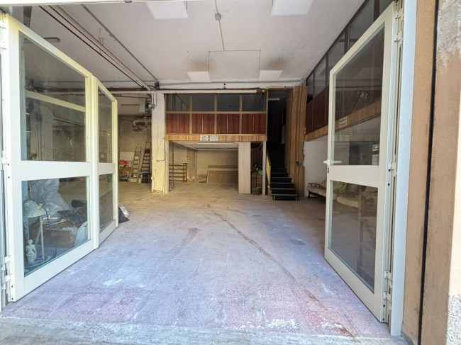 Locale commerciale in vendita a Cosenza