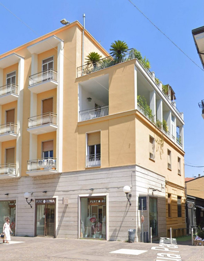 Locale commerciale in vendita a Cosenza