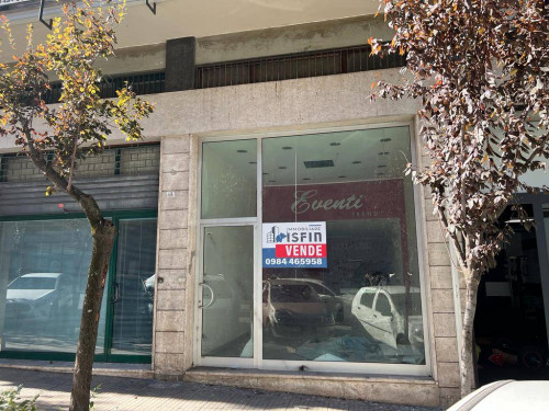 Locale commerciale in vendita a Cosenza