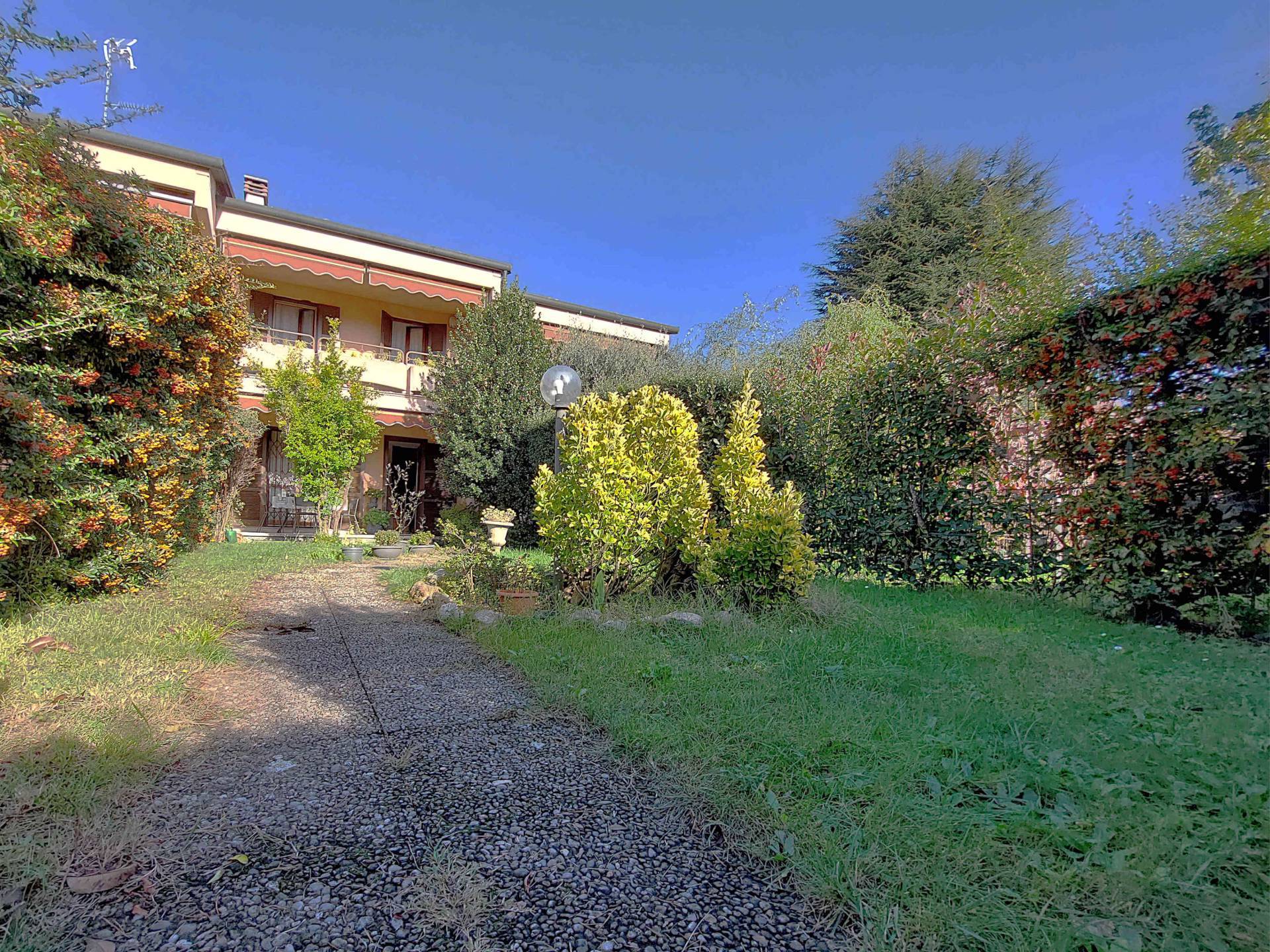 Villa in vendita a Abbiate Guazzone, Tradate (VA)