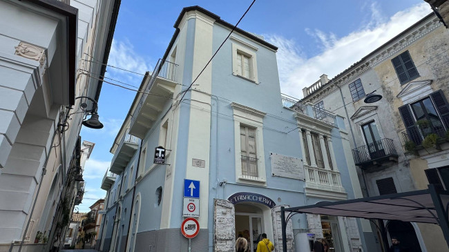 Stabile in vendita a San Vito Chietino