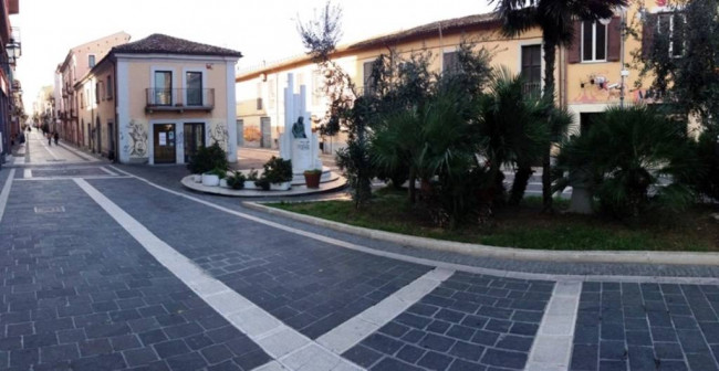 Locale commerciale in affitto a Pescara