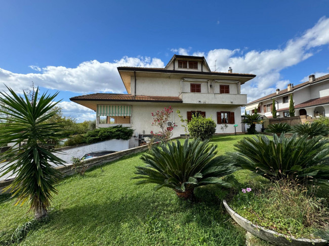 Villa bifamiliare in vendita a Cepagatti
