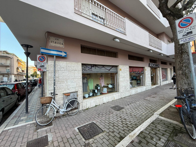 Склады на продажа в Pescara