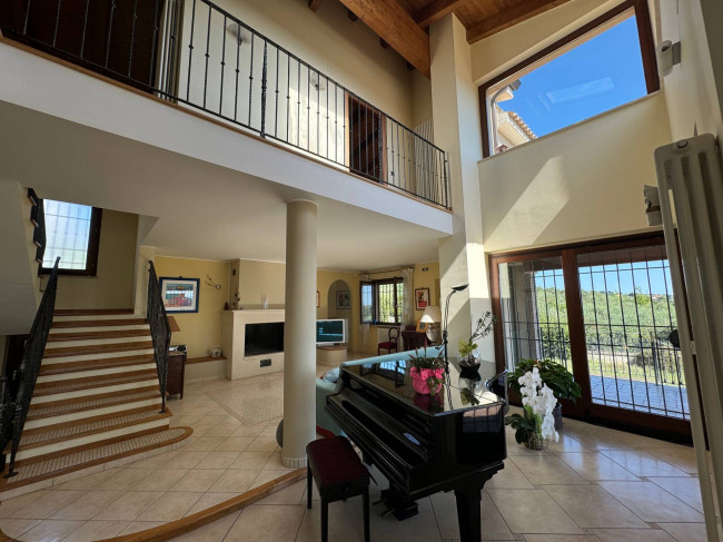 Villa for sale in Torrevecchia Teatina