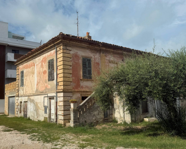 Villa bifamiliare in vendita a Pescara