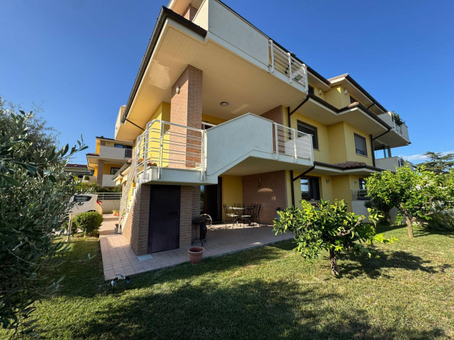 Villa bifamiliare in vendita a Città Sant'Angelo