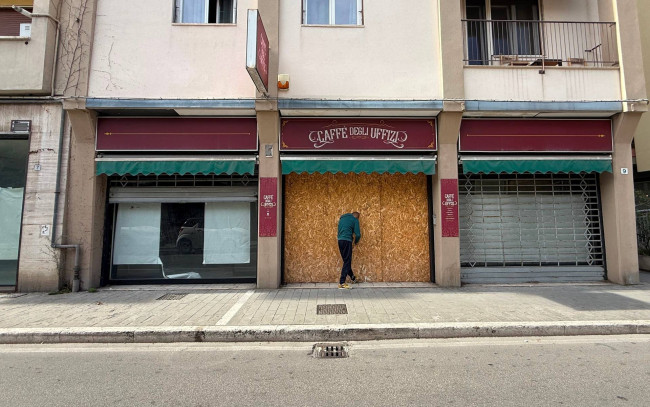 Locale commerciale in affitto a Pescara