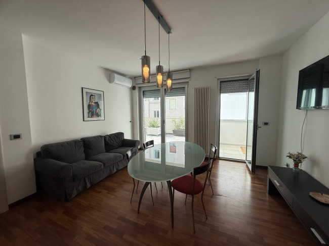 Appartamento con terrazzo in affitto a Pescara