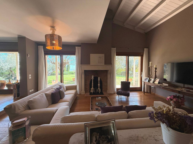 Villa for sale in Loreto Aprutino