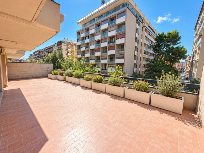 Appartamento con terrazzo in vendita a Pescara