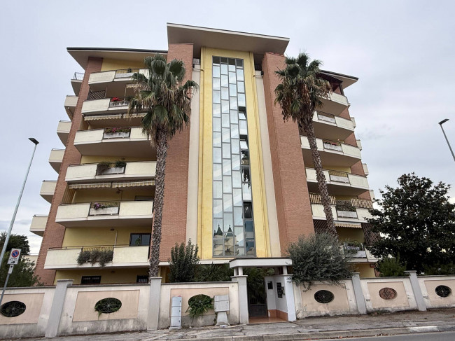 Wohnung mit Terrasse zu miete in Montesilvano