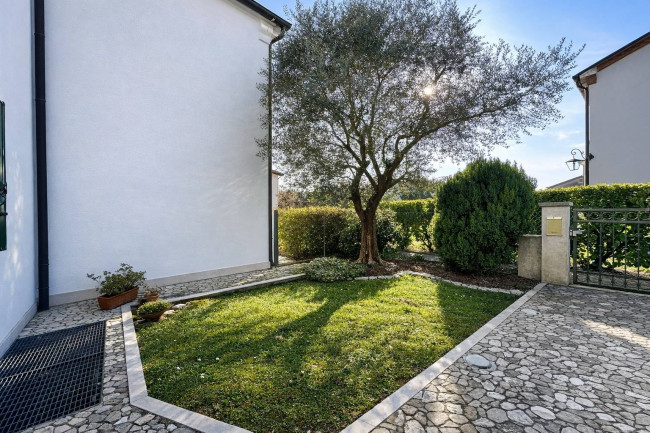 Abbinata - Schiera in vendita a Silea