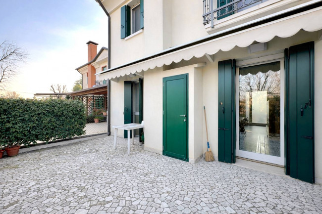 Abbinata - Schiera in vendita a Silea