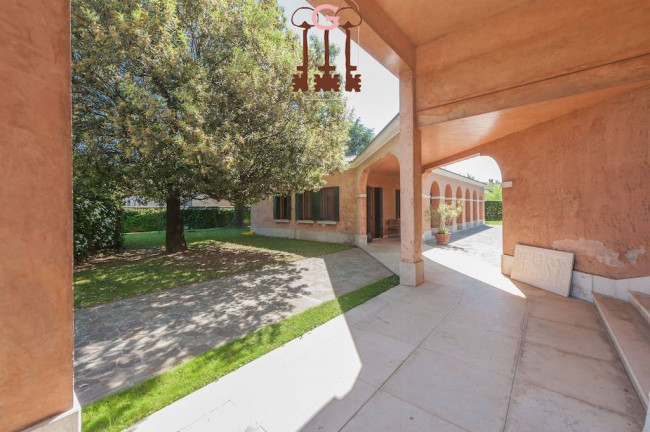 Villa in vendita a Paese