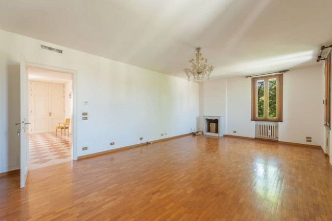 Ufficio in vendita a Paese