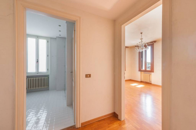 Ufficio in vendita a Paese
