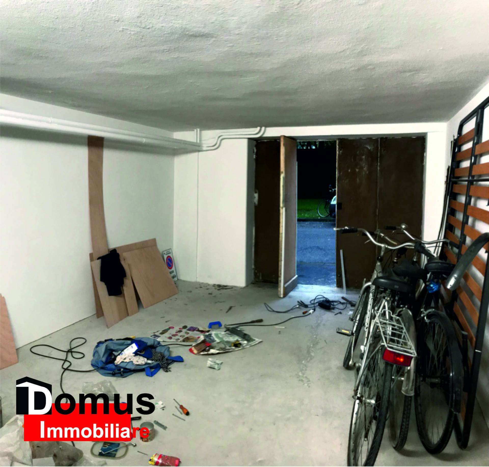 Box auto - Posto auto FERRARA affitto  Centro storico  Domus Immobiliare Snc