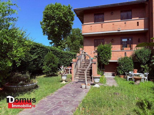 Villa di testa in Vendita a Ferrara