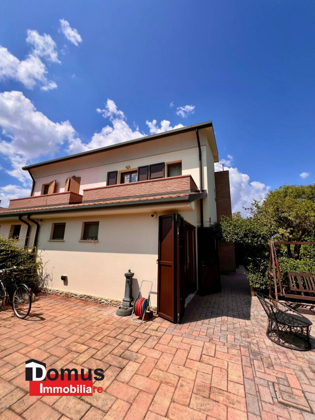 Villa Bifamiliare in Vendita a Ferrara