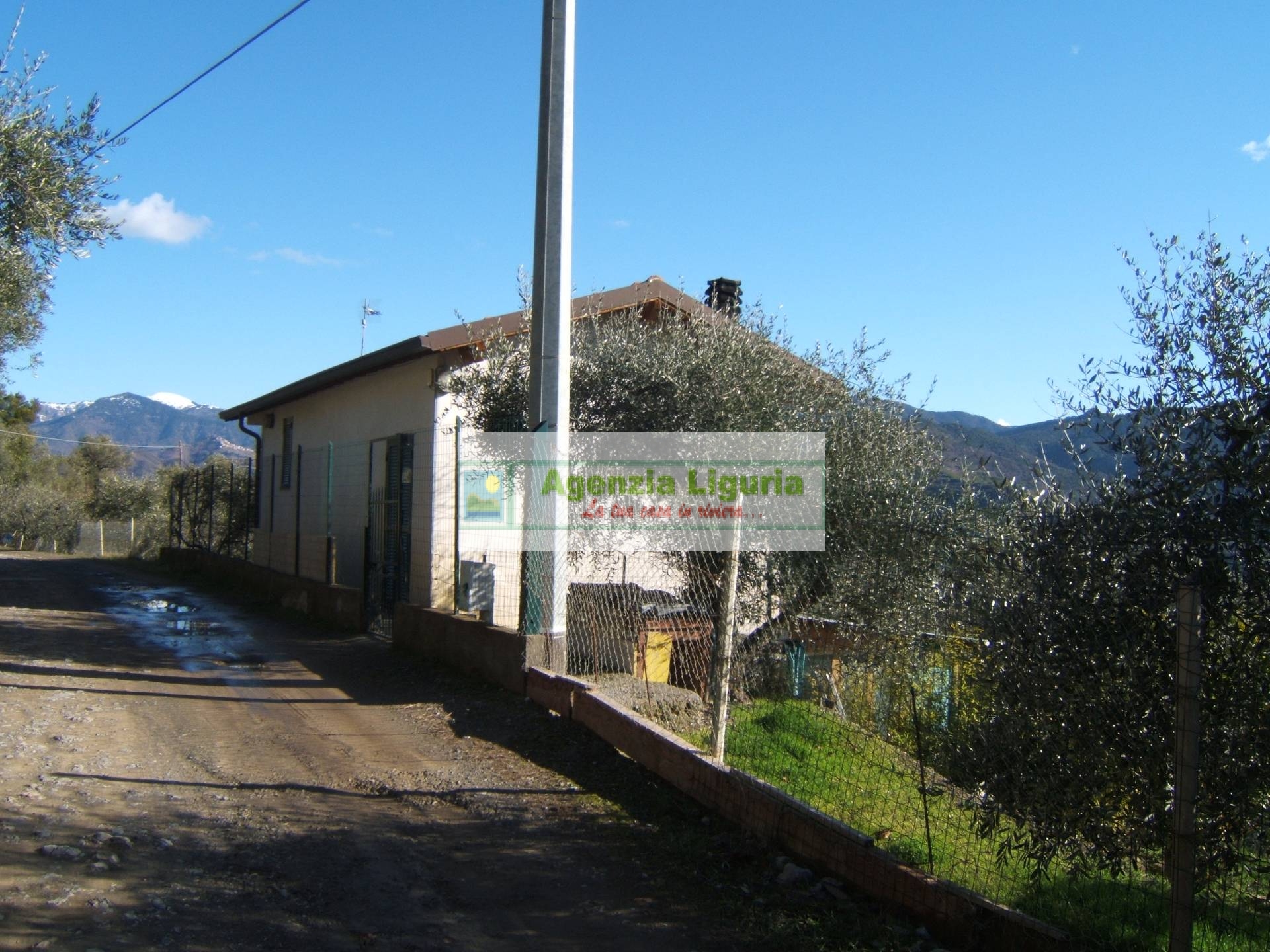 Casa indipendente in vendita a Perinaldo (IM)