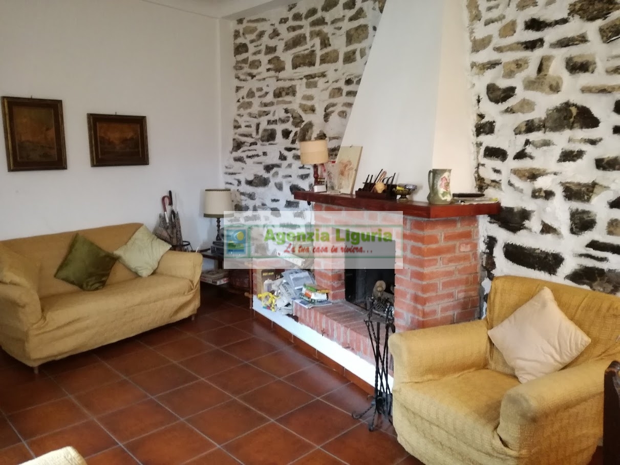 Casa Indipendente In Vendita A Perinaldo Cod 950