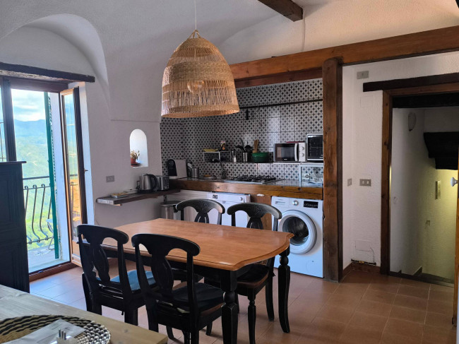 Appartamento in Vendita a Perinaldo