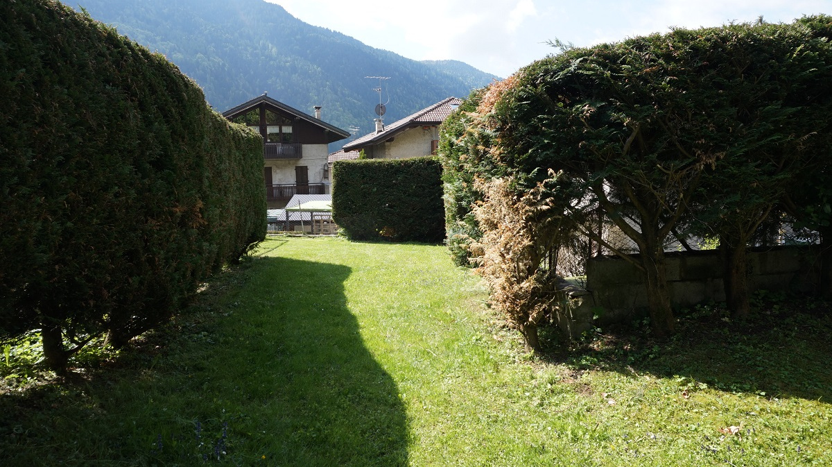 Foto terreno in vendita a Spiazzo (Trento)
