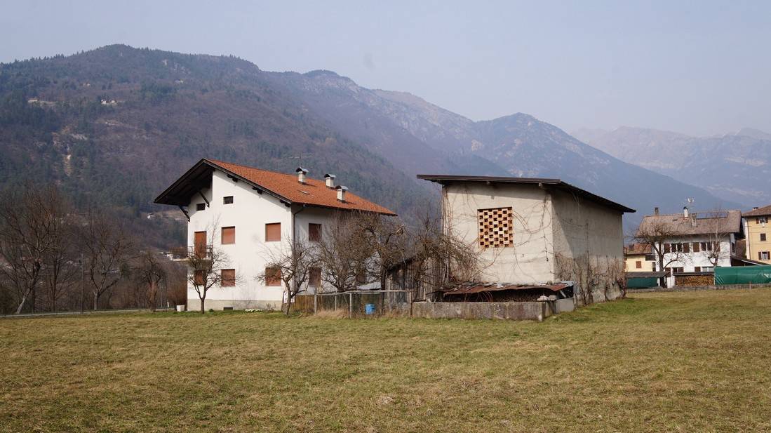 Foto casa indipendente in vendita a Tione di Trento (Trento)