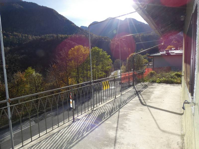 Foto casa indipendente in vendita a Tione di Trento (Trento)