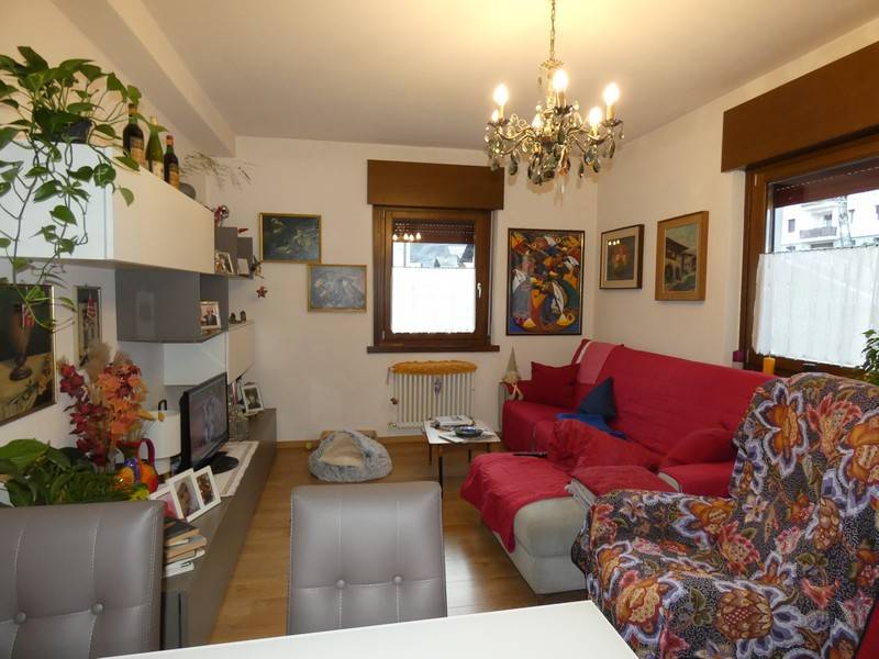 Foto appartamento in vendita a Tione di Trento (Trento)