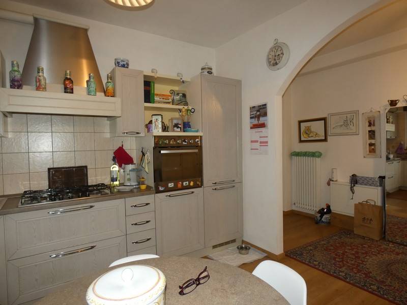 Foto appartamento in vendita a Tione di Trento (Trento)