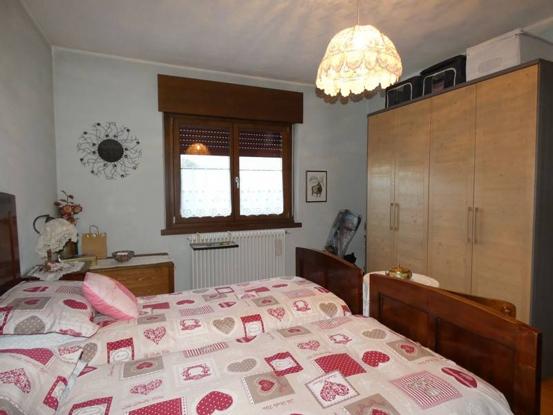 Foto appartamento in vendita a Tione di Trento (Trento)