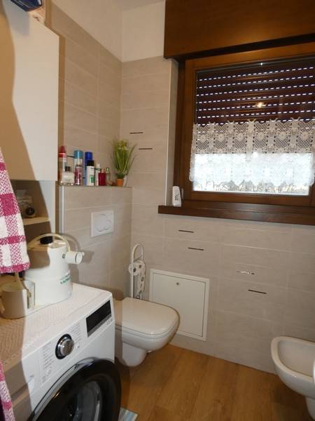 Foto appartamento in vendita a Tione di Trento (Trento)