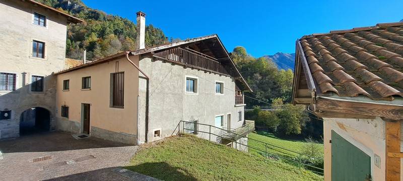 Foto casa indipendente in vendita a Valdaone (Trento)