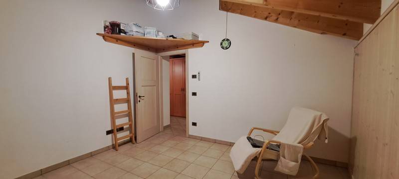 Foto appartamento in vendita a Tione di Trento (Trento)