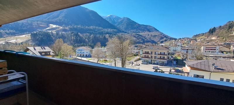 Foto appartamento in vendita a Tione di Trento (Trento)