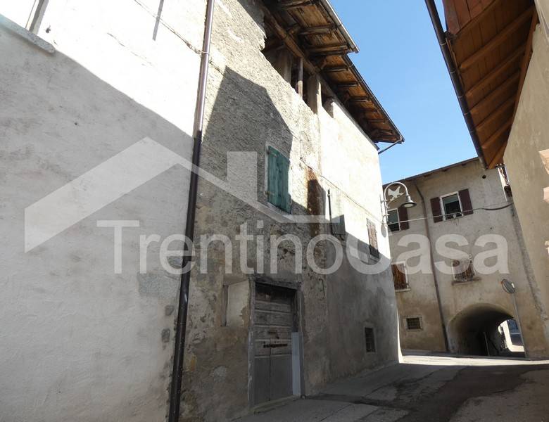 Foto porzione di casa in vendita a Sella Giudicarie (Trento)