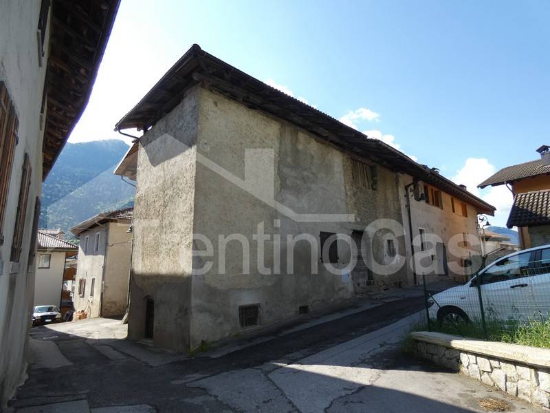 Foto porzione di casa in vendita a Sella Giudicarie (Trento)