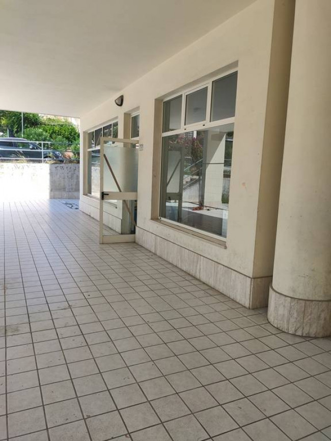 Locale commerciale in Vendita a Spoltore