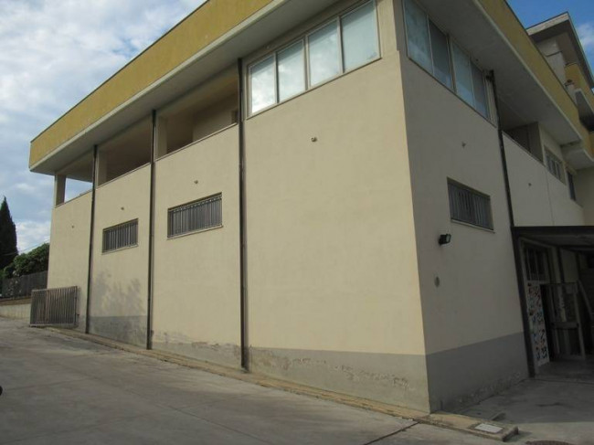 capannone artigianale in Vendita a Spoltore