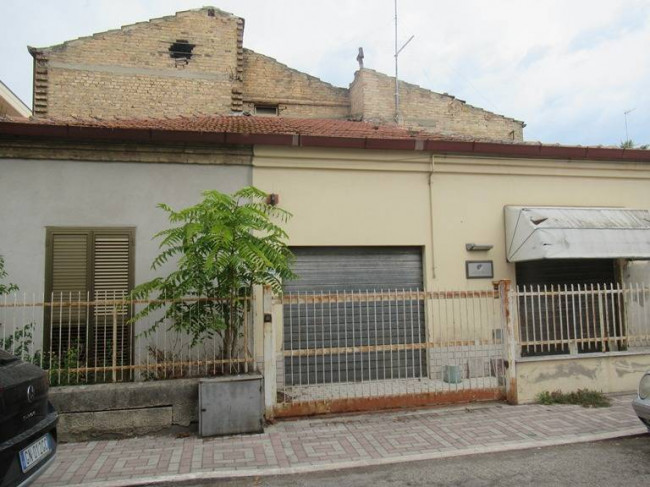 Box o garage in Vendita a Pescara