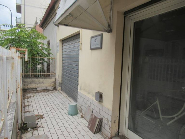 Box o garage in Vendita a Pescara