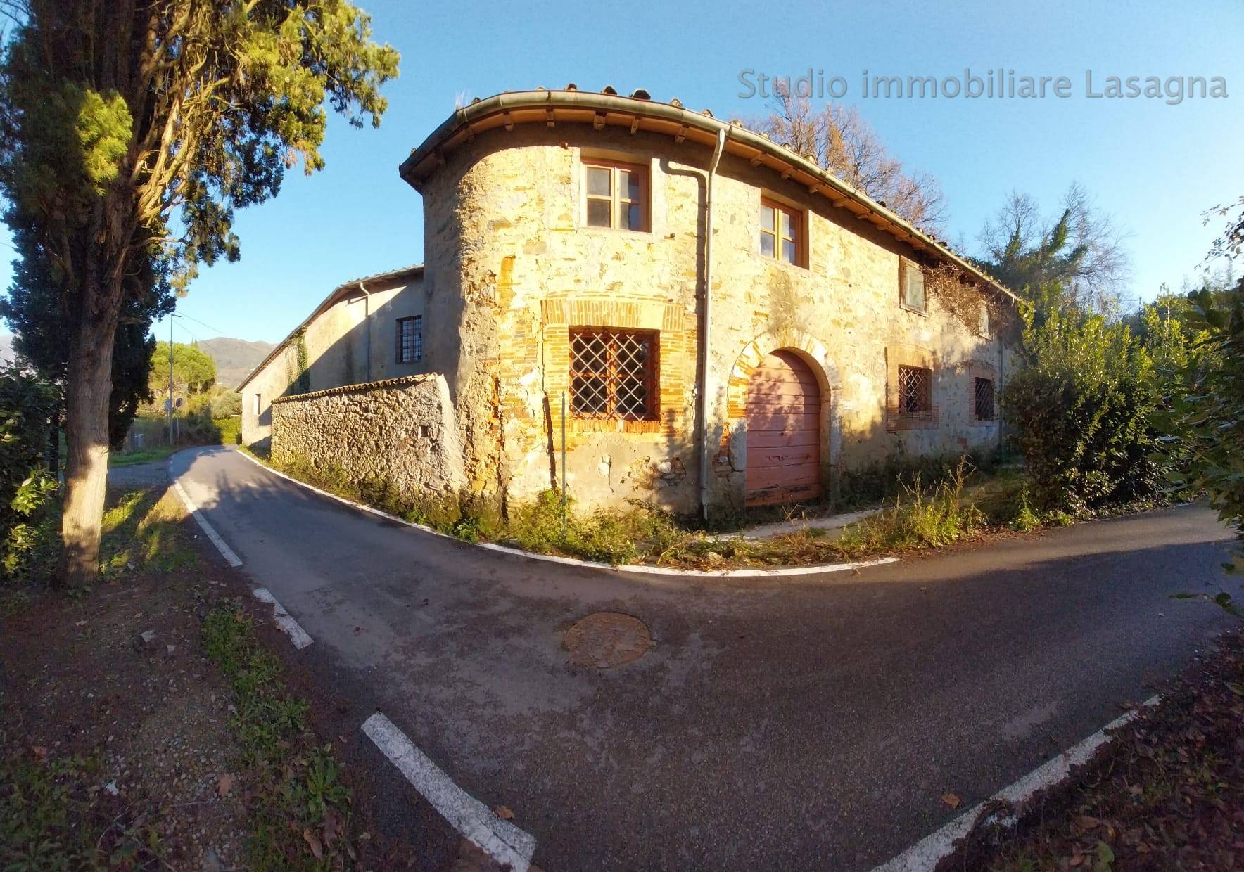 Palazzo in vendita a Camaiore (LU)